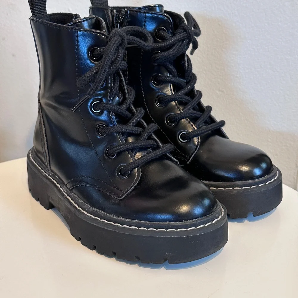 H&M Lace-Up Girls Boots - Picture 8 of 8